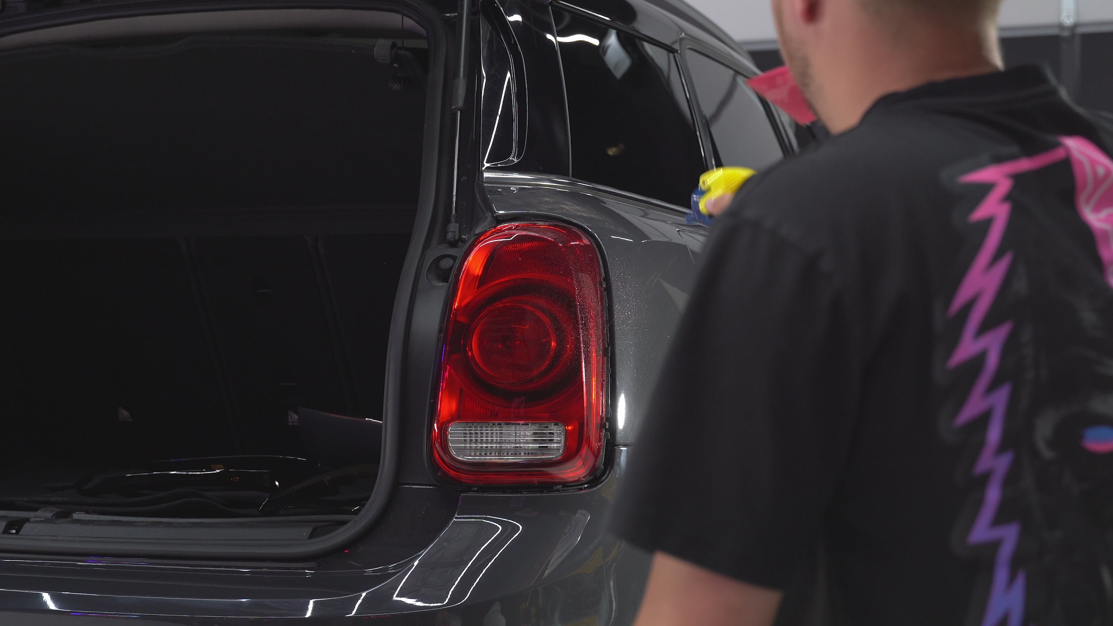 Load video: Installing Tail Light Tint